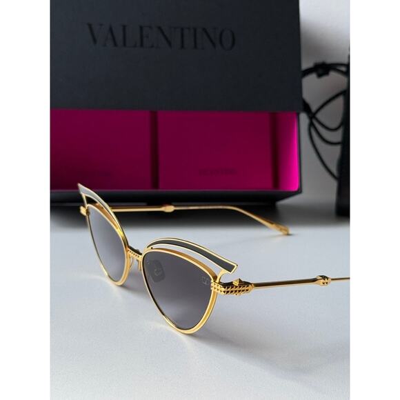 NEW Valentino V-Glassliner VLS118-A Gold Cat Eye Sunglasses - Picture 3 of 8